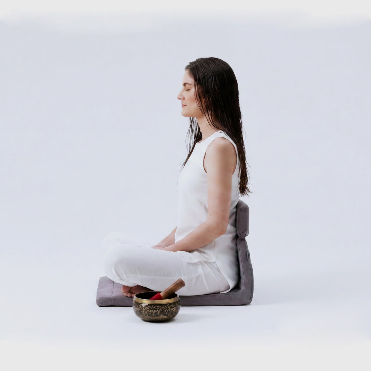 <b>QUIET FIESTA</b> <br>Portable Meditation Floor Chair